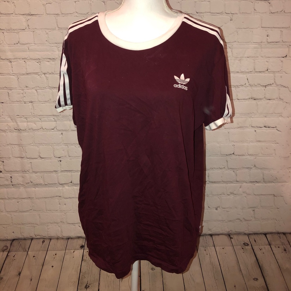 Adidas burgundy short sleeve tee